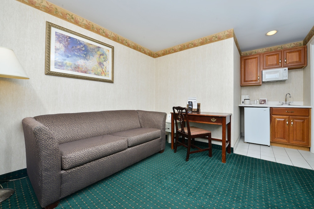 Travelodge by Wyndham Great Barrington Berkshires 35/43