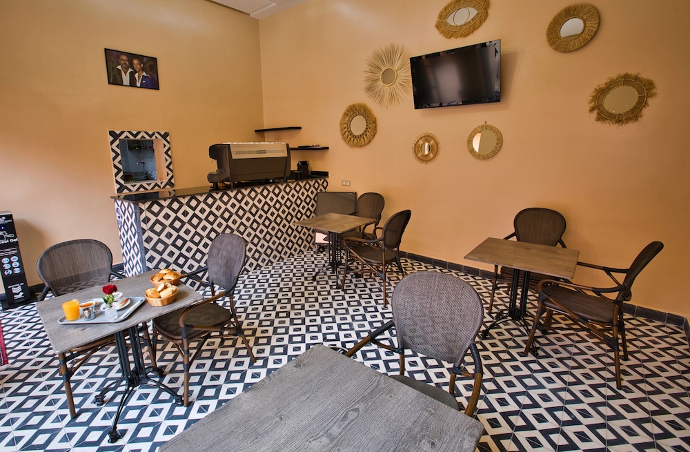 HOTEL TOULOUSAIN 51/57