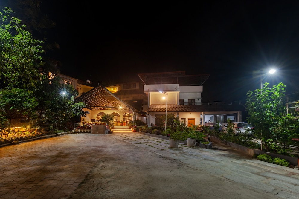 Treebo Vrindavan Coorg 2/37