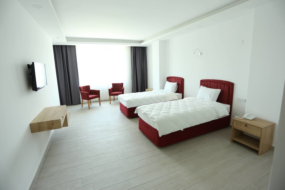 Rota 17 Hotels 9/16
