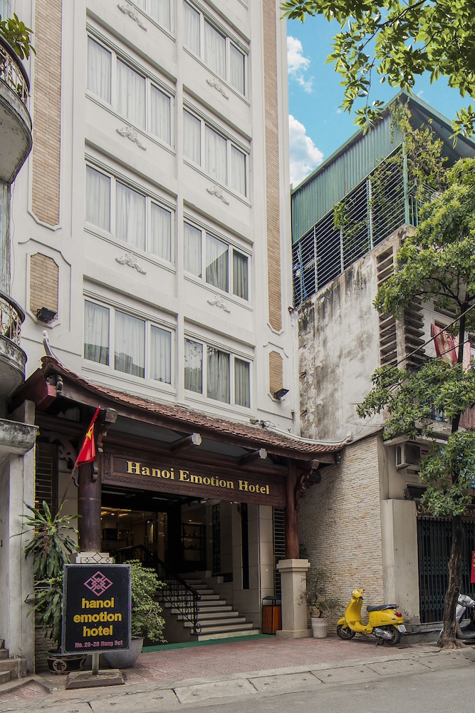 Hanoi Emotion Hotel 43/50