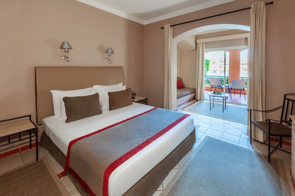 FAMILY, DOUBLE BED, POOL VIEW