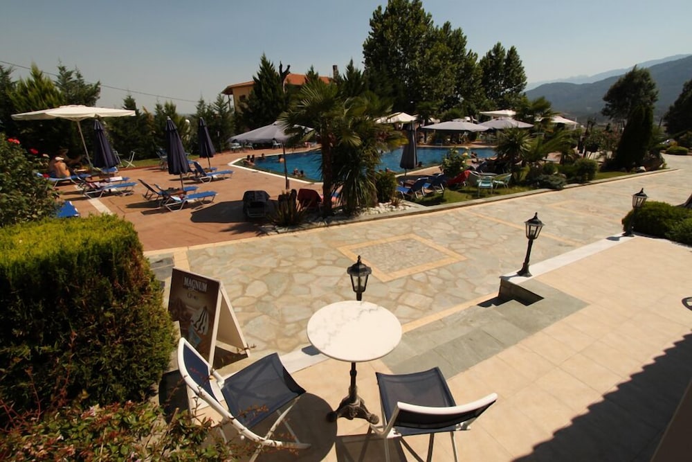 Famissi Eden Hotel 33/47