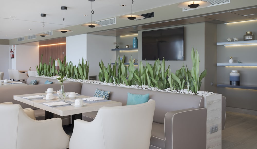 The Level At Melia Alicante 50/68