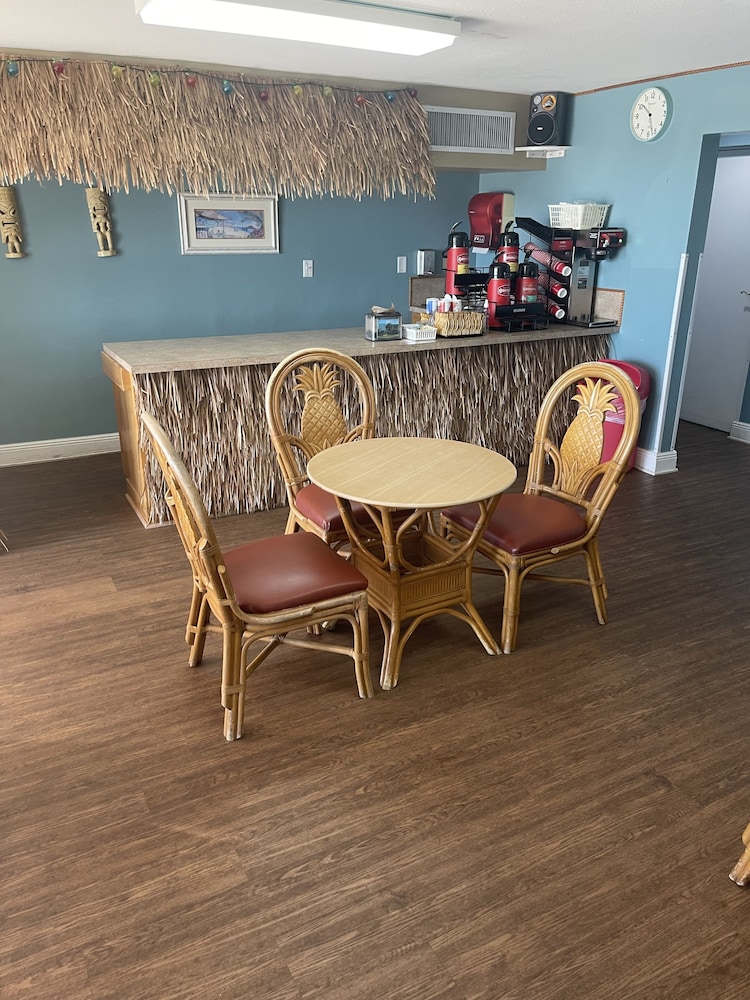 Destin Holiday Beach Resort 40/50