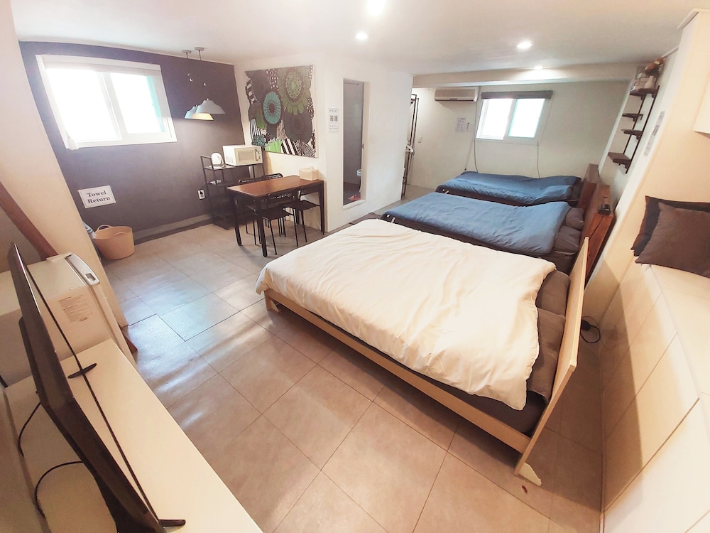 Blueboat Hostel Myeongdong 8/40