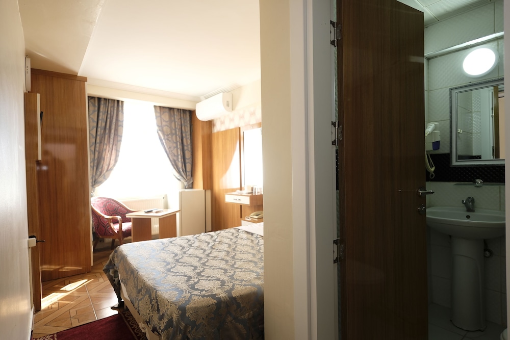 Ozbek Hotel 16/64