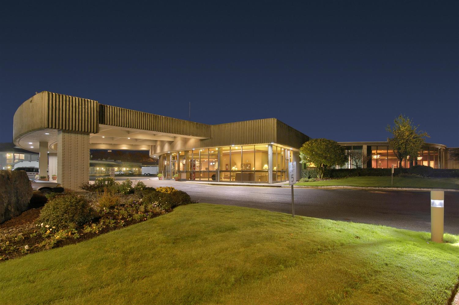 Red Lion Hotel Coos Bay 37/39