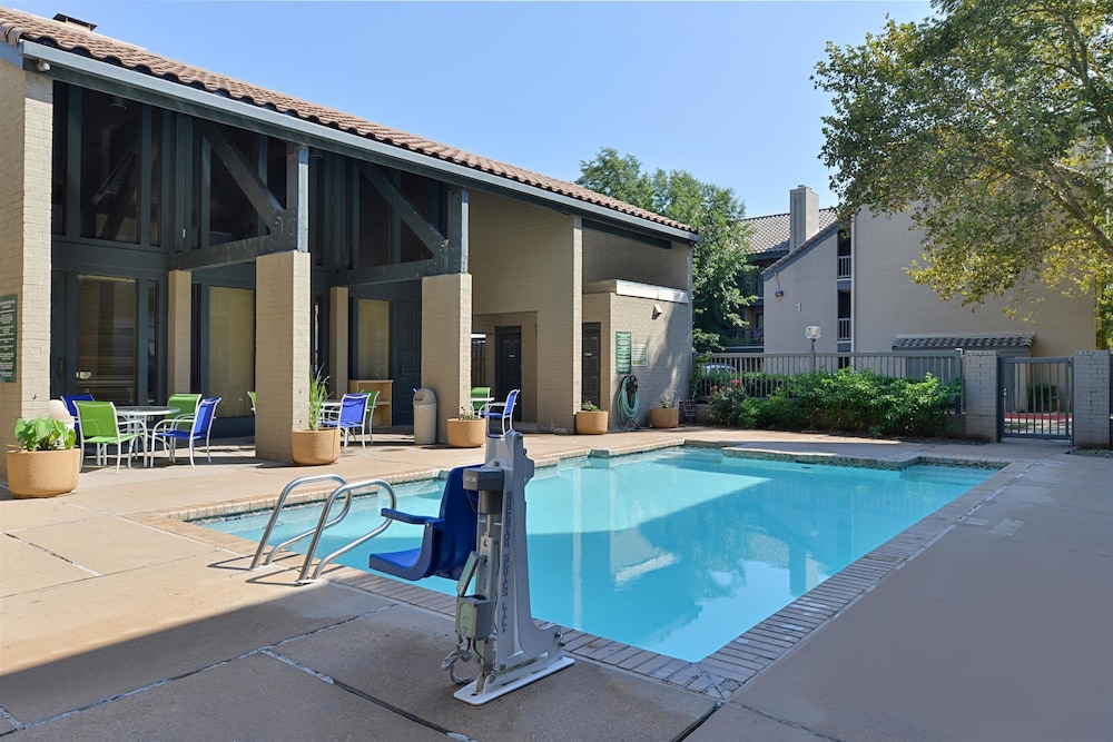swimming pool spa