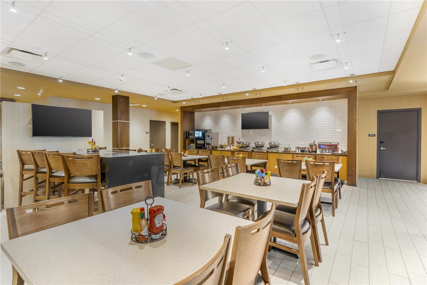 Best Western Plus Franciscan Square Inn and Suites Steubenville 41/47