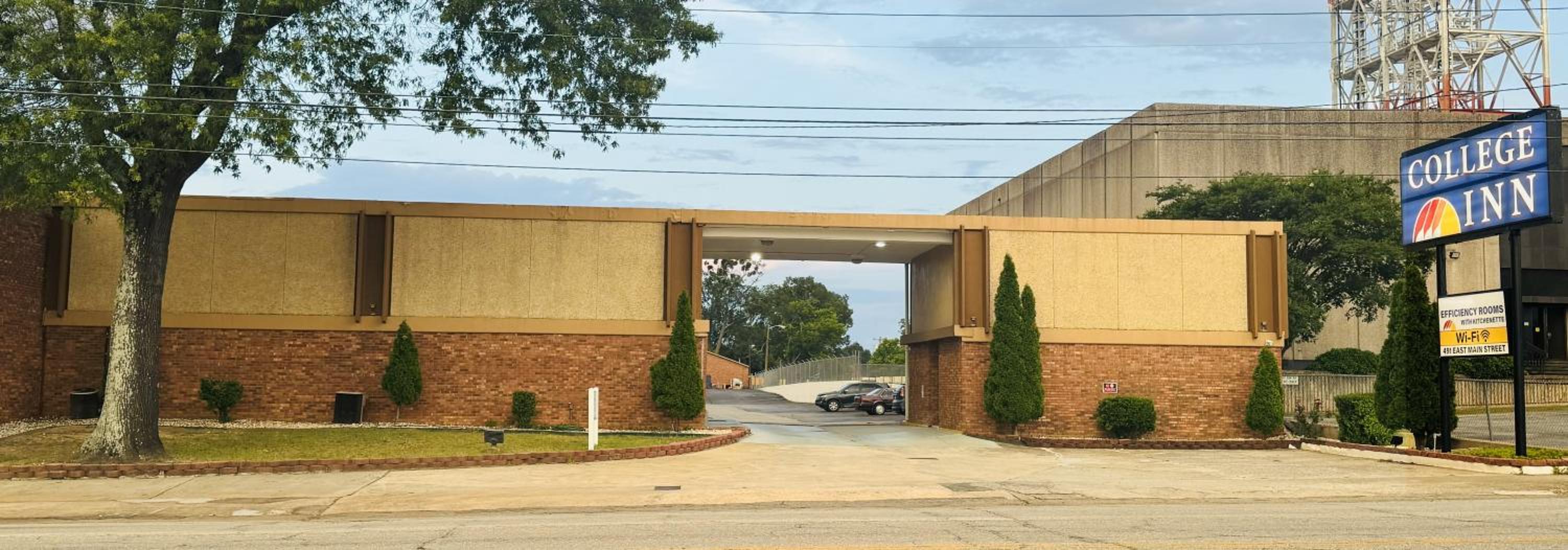College Inn Spartanburg 30/33