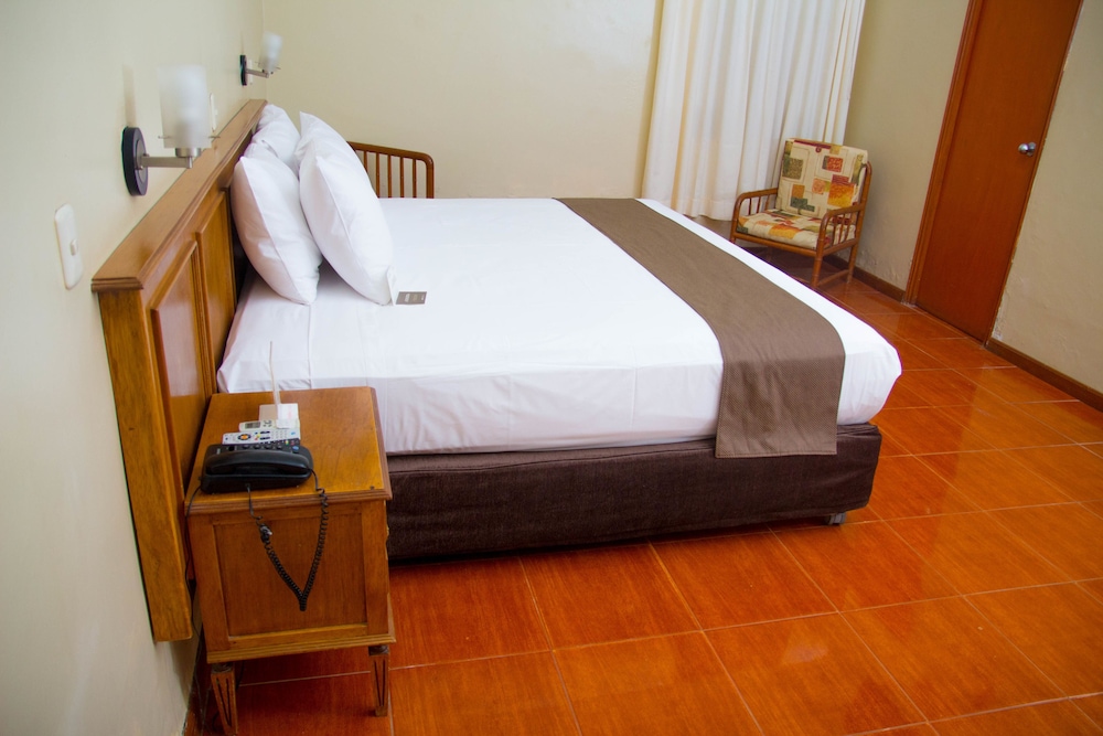 DM Hoteles Mossone Ica 9/29