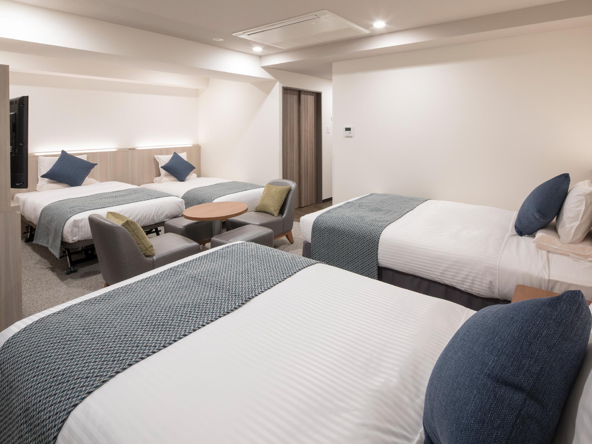 Semi Room, Quadruple, 2 Semi Double Beds, Accessible