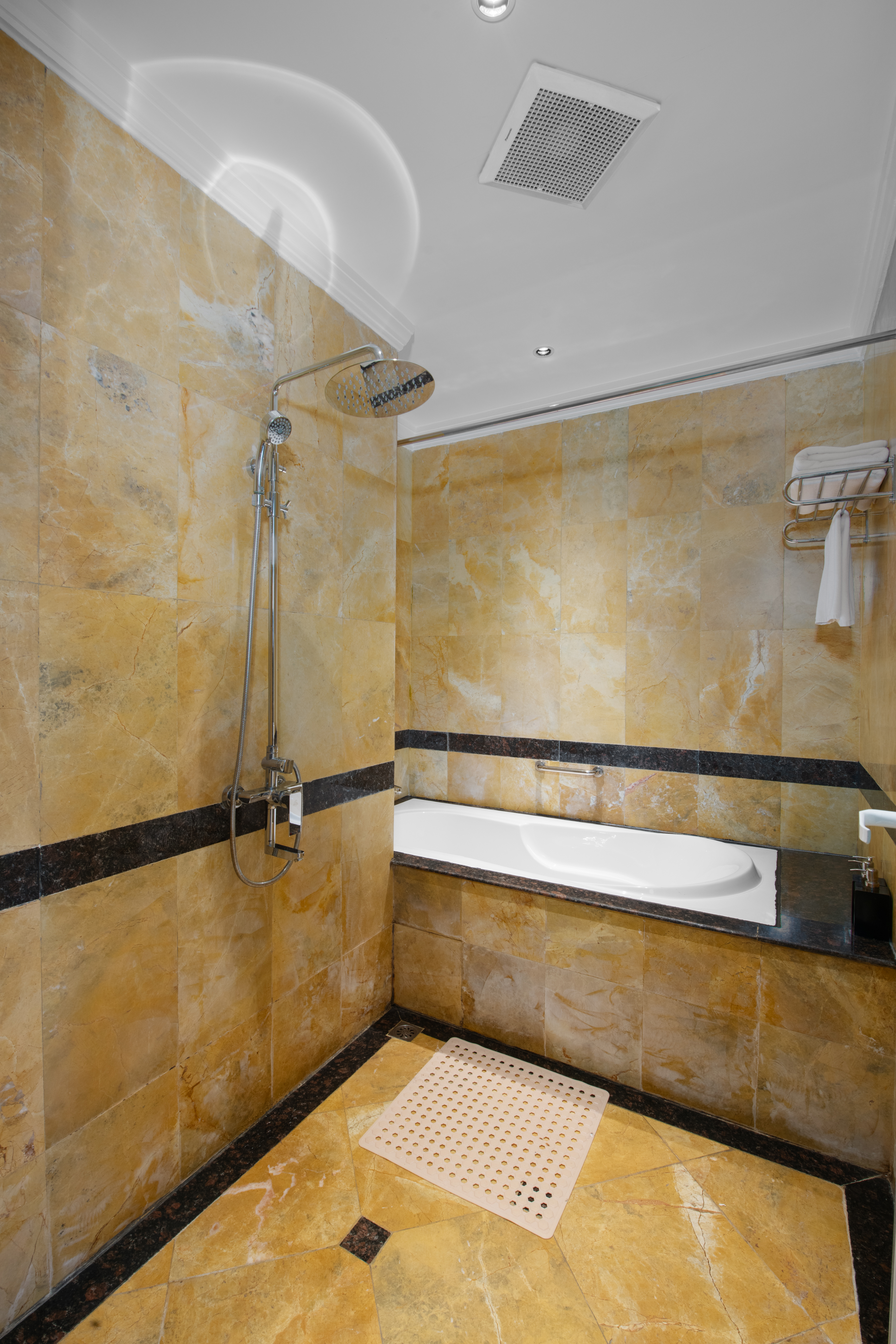 غرفة ديلوكس بسرير مزدوج، Ninh Binh Legend Hotel 7/8