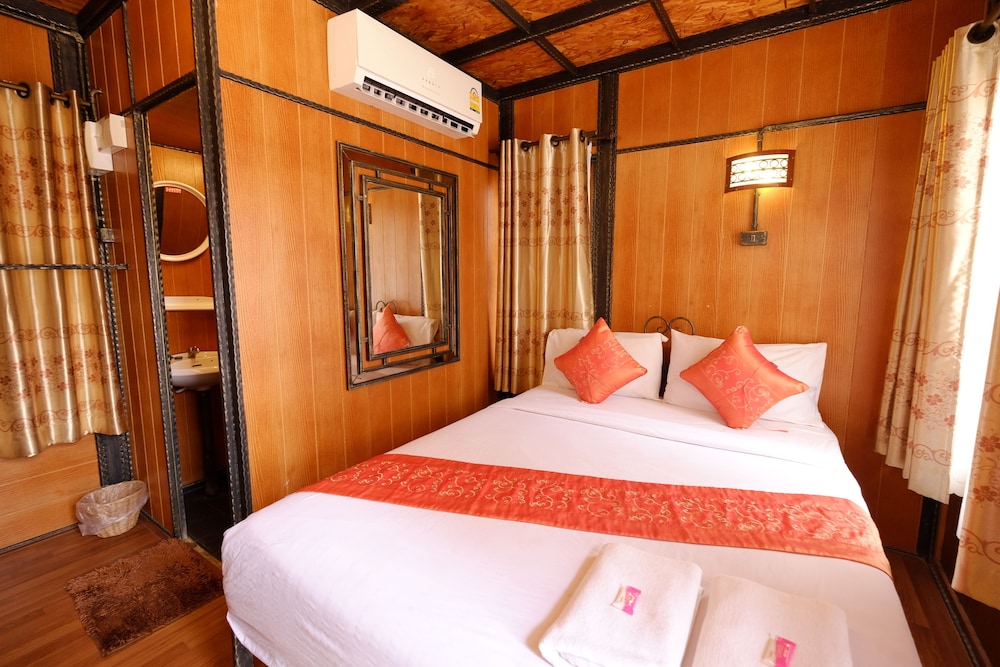 ROOM, DOUBLE BED, BALCONY