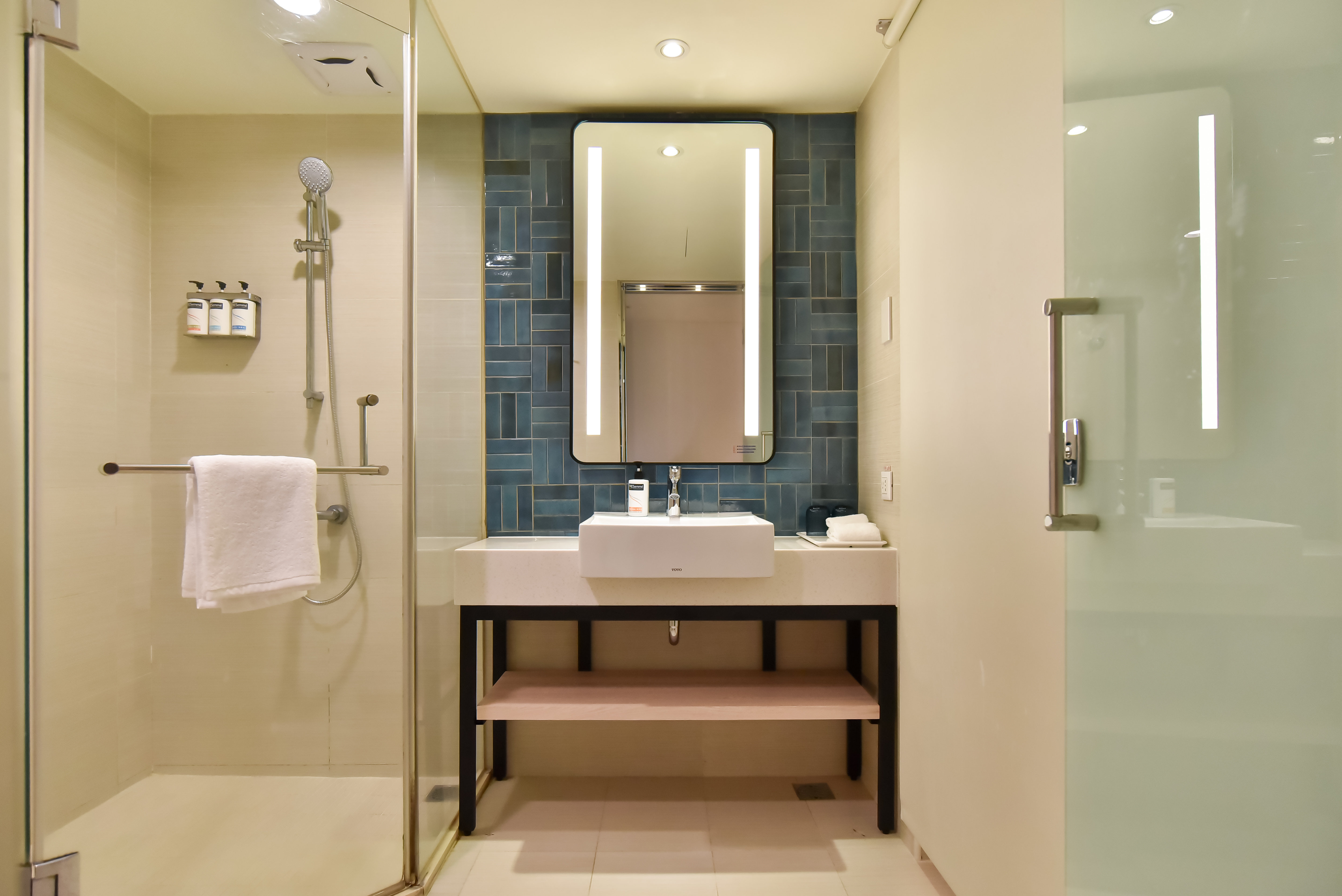 Holiday Inn Express Taipei Train Station 42/42
