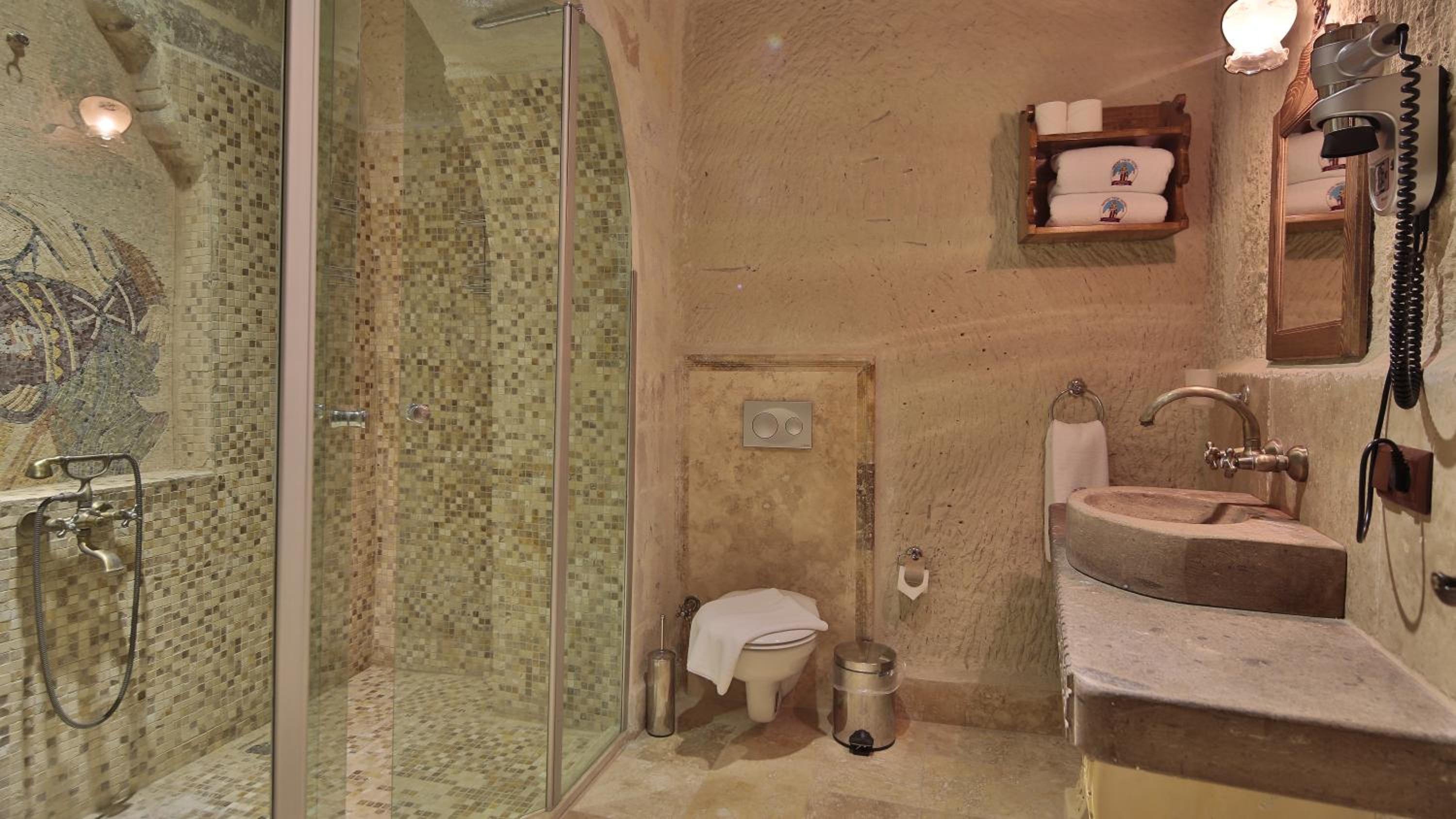 Cave, Suite, King Bed