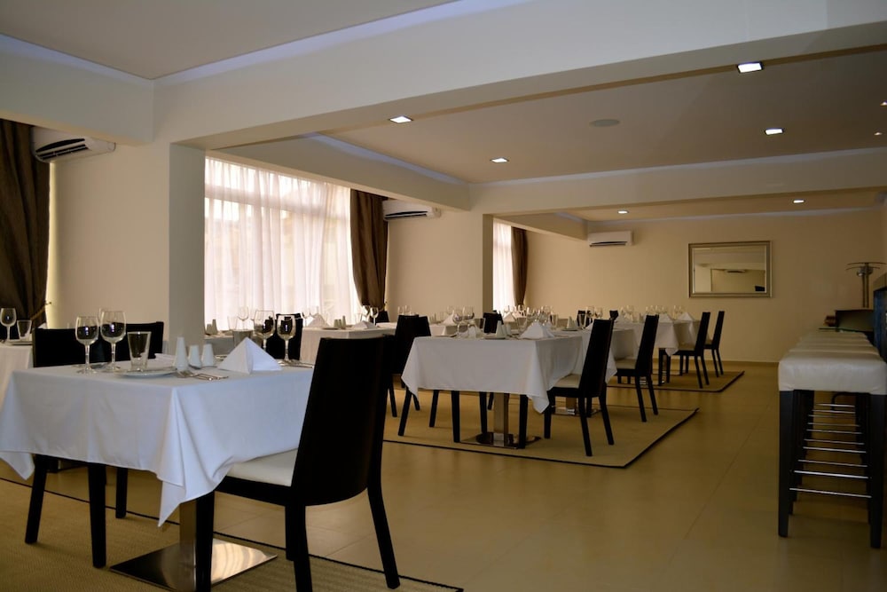 New Brookfields Hotel 29/43