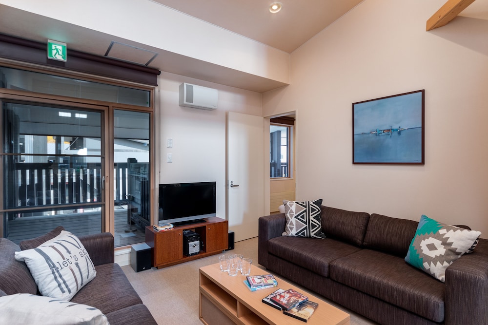 Gondola Chalets 19/36