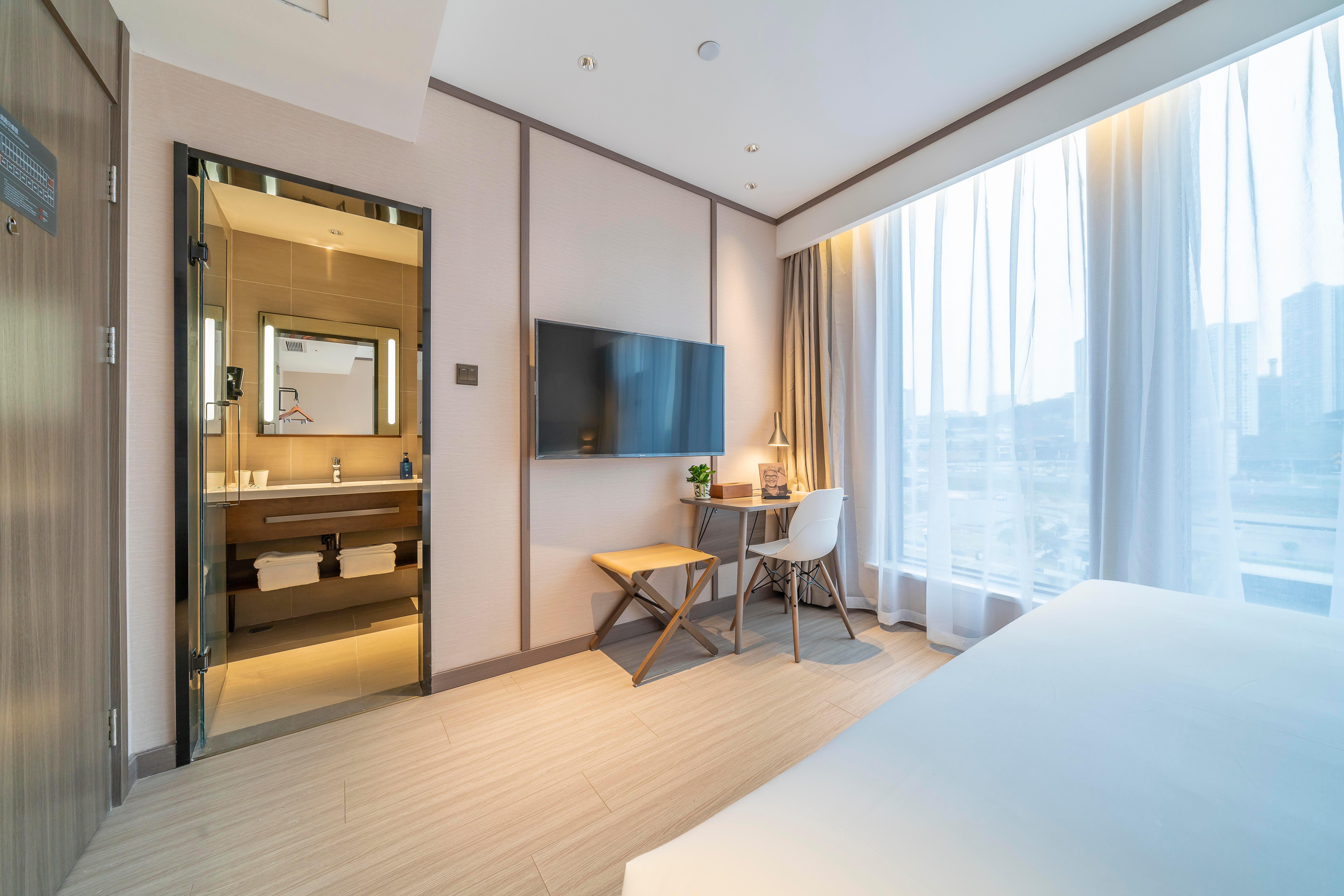 Business, Double Bed, Hanting Hotel (Chongqing West Railway Station) 2/2
