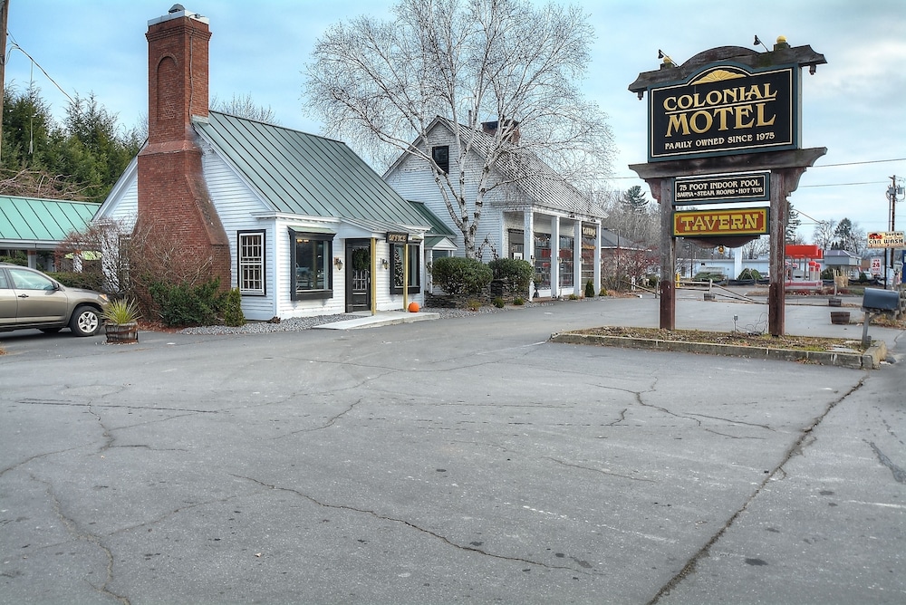 Colonial Motel And Spa 51/60