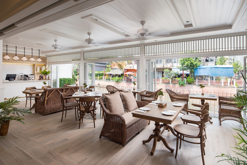 Casa Vimaya Riverside 24/42