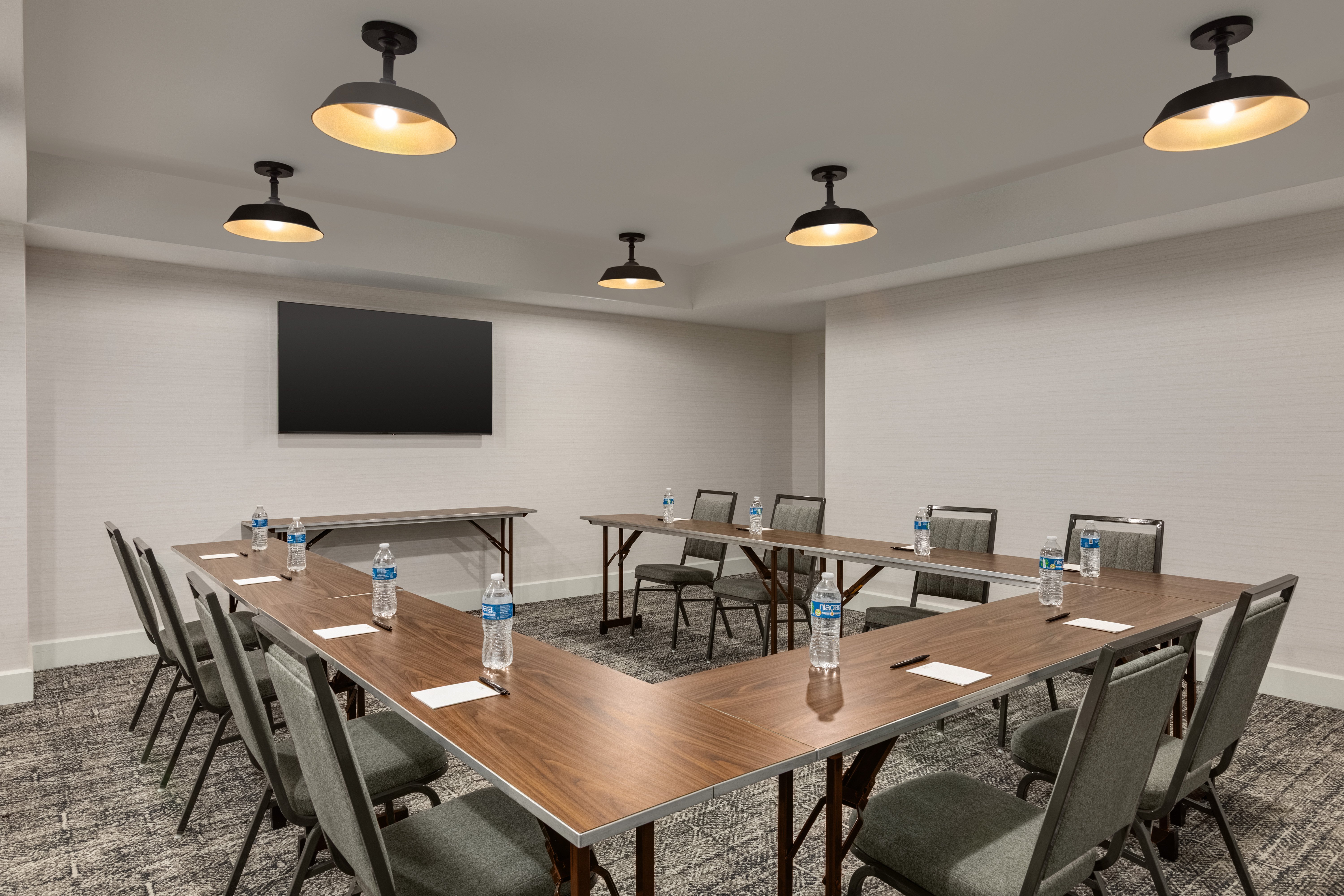 Staybridge Suites Wichita 65/79