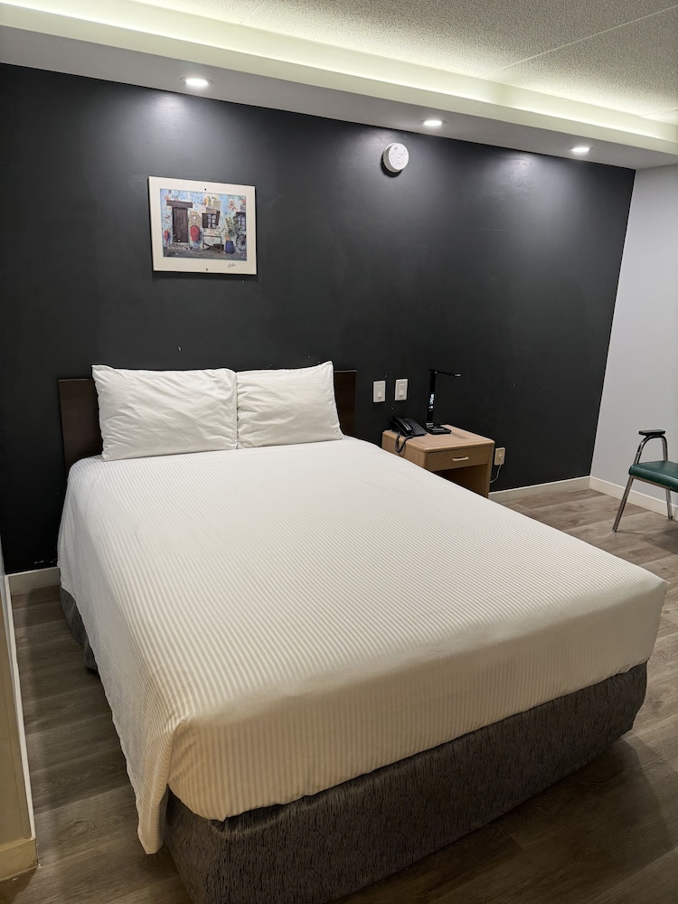 Travelodge by Wyndham Winnipeg Airport 14/37