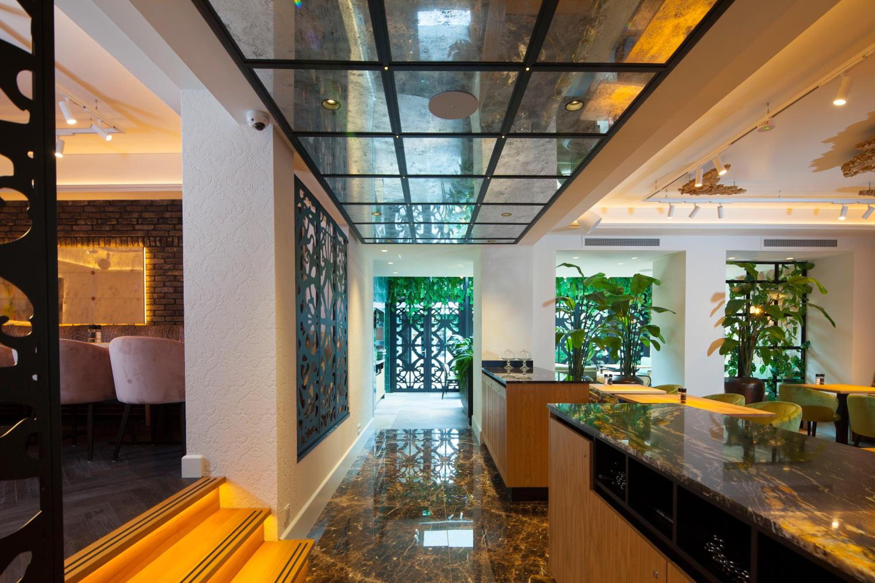 Amadore Stadshotel Jersey 9/47