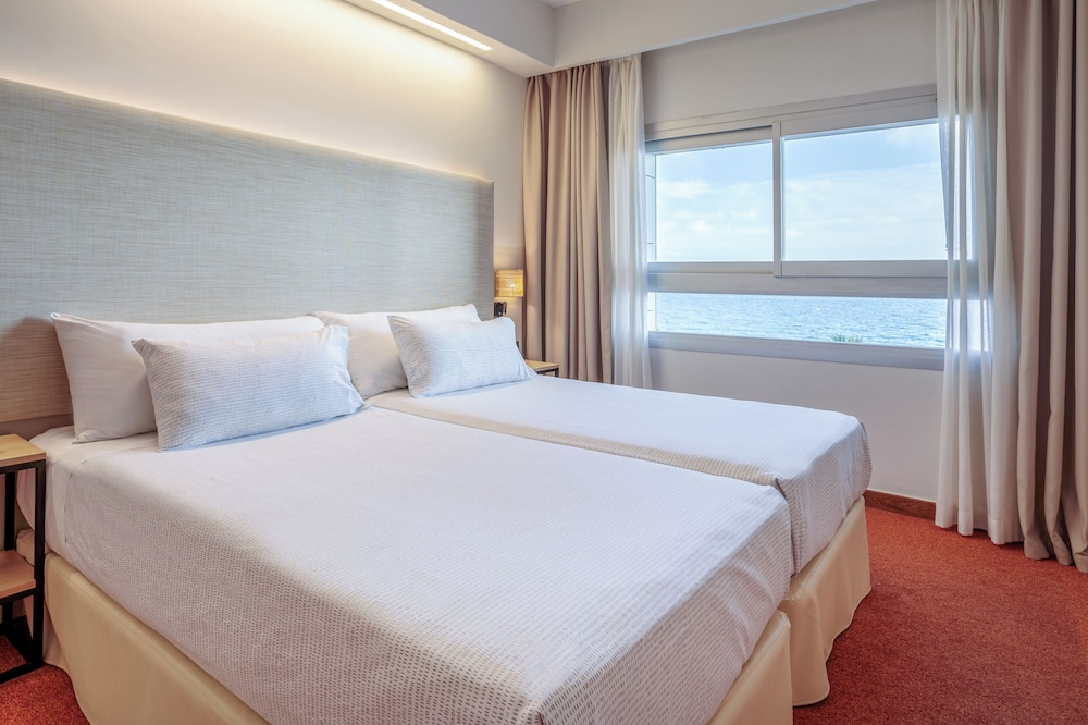 Innside, Twin Beds, Sea View