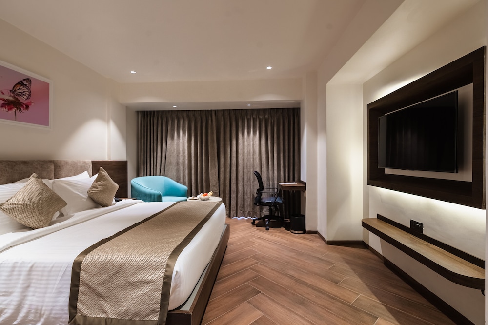 Regenta Place Igatpuri 11/33