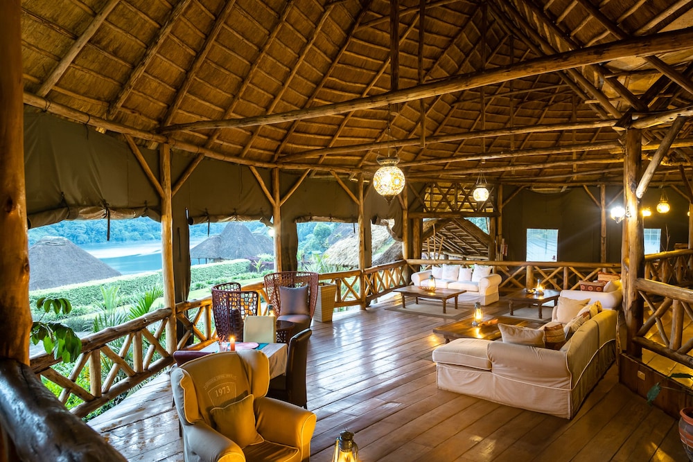 Crater Safari Lodge 14/50