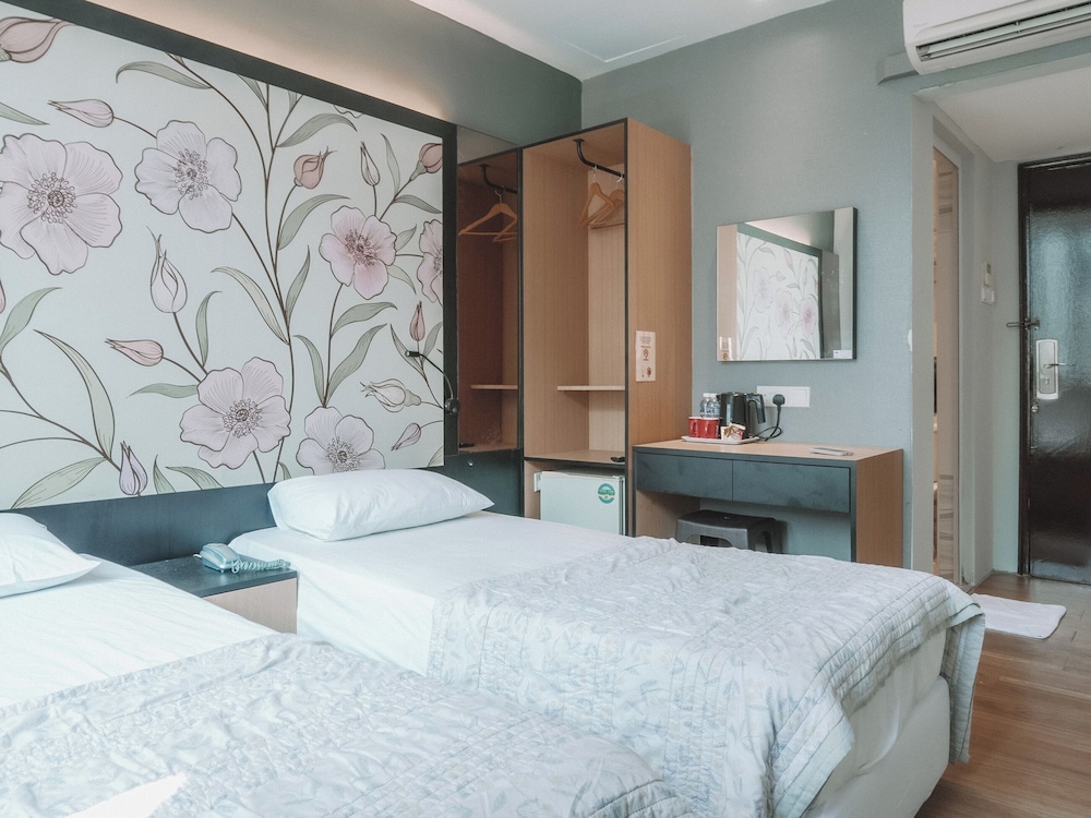 REGIN HOTEL 39/56