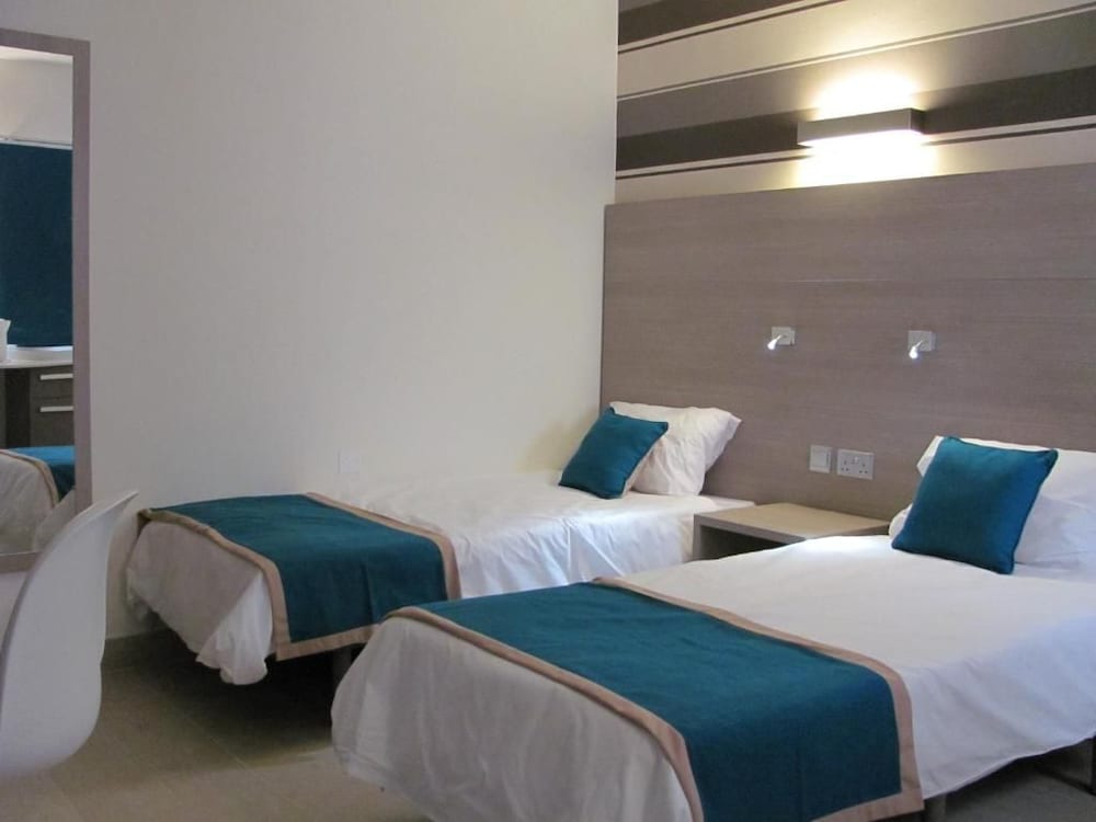 Days Inn Hotel And Residence 15/64