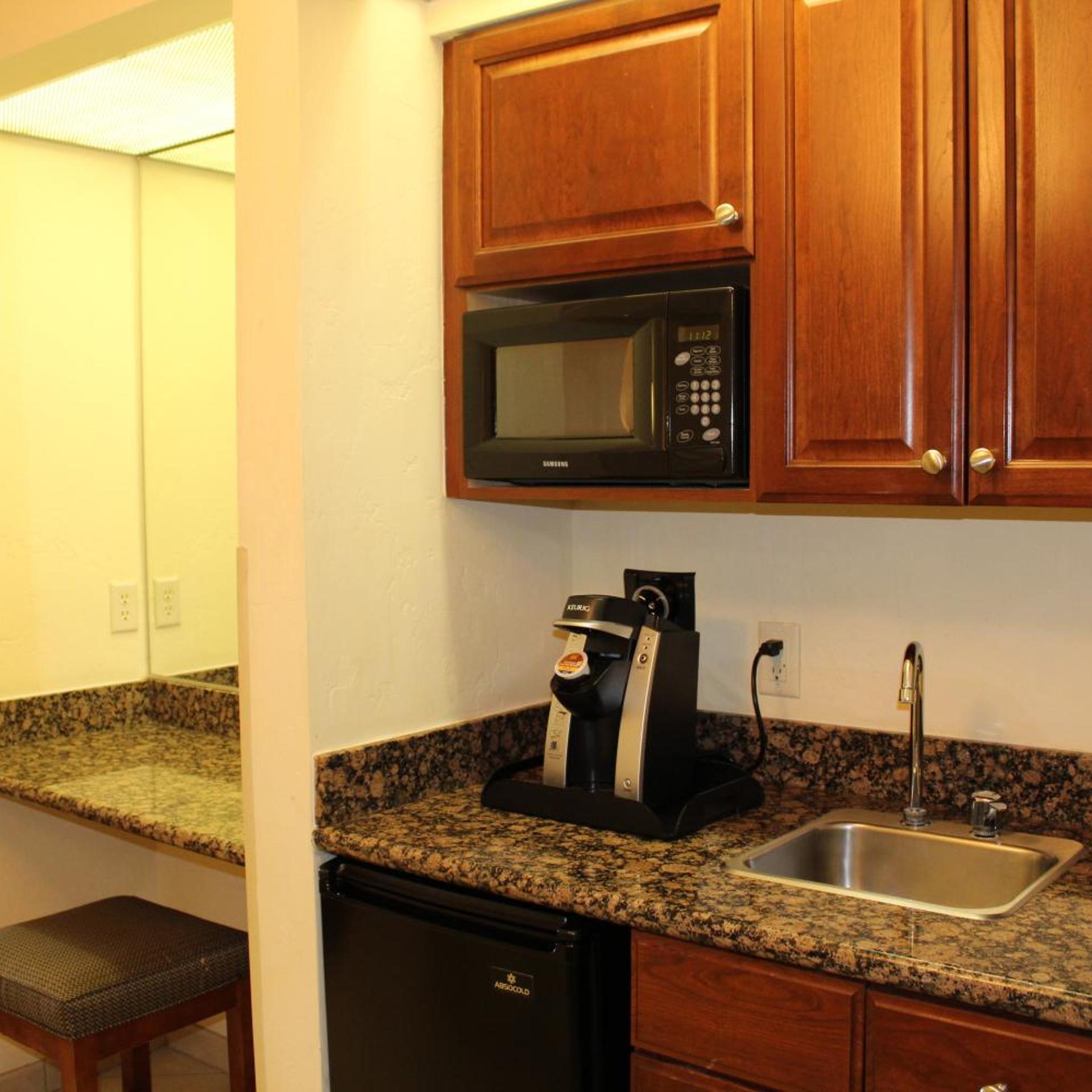جناح، Holiday Inn Express Hotel Suites Tucson Mall 6/10