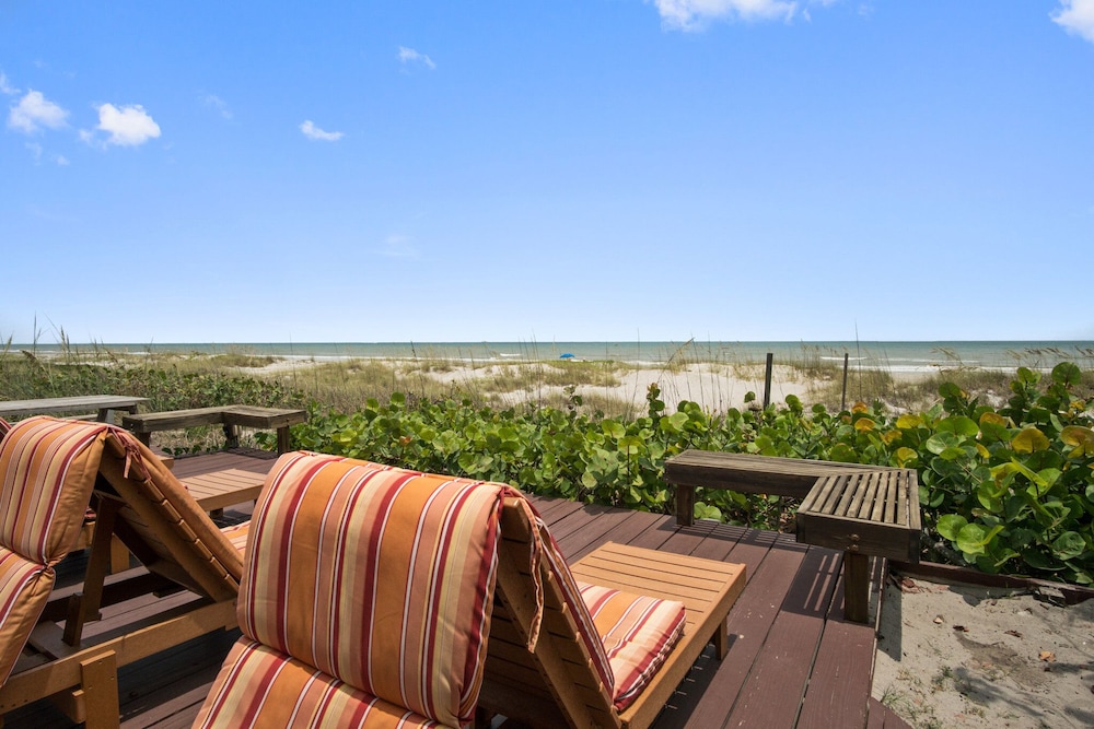 Beach Place Guesthouses 33/74