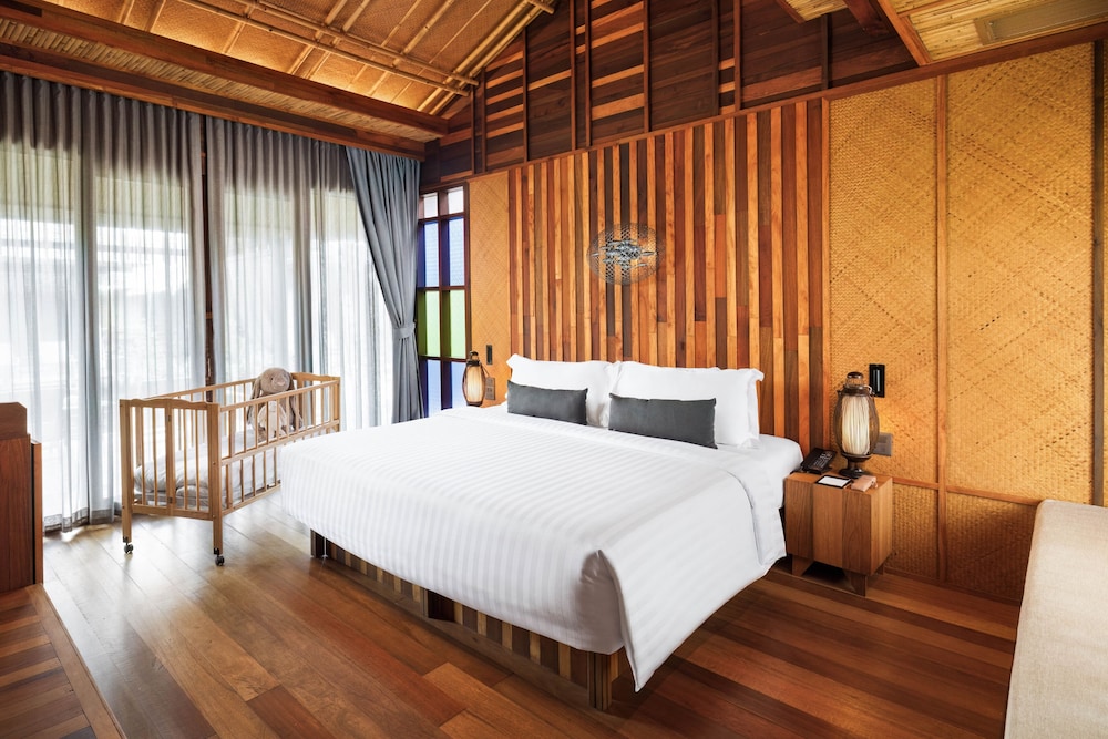 Family Suite Water Villa