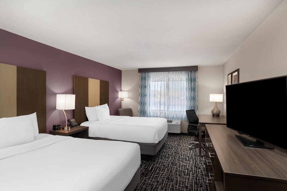 La Quinta Inn & Suites by Wyndham Fayetteville 23/59