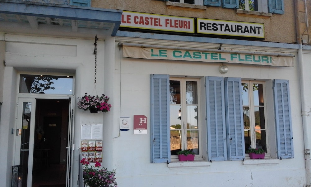 Hotel Restaurant Le Castel Fleuri 1/50