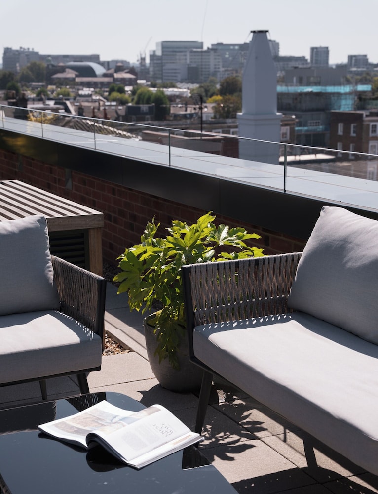 DAO by Dorsett West London 35/46