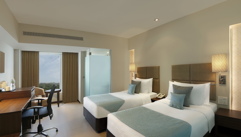 Grand Mercure Vadodara Surya Palace 15/35