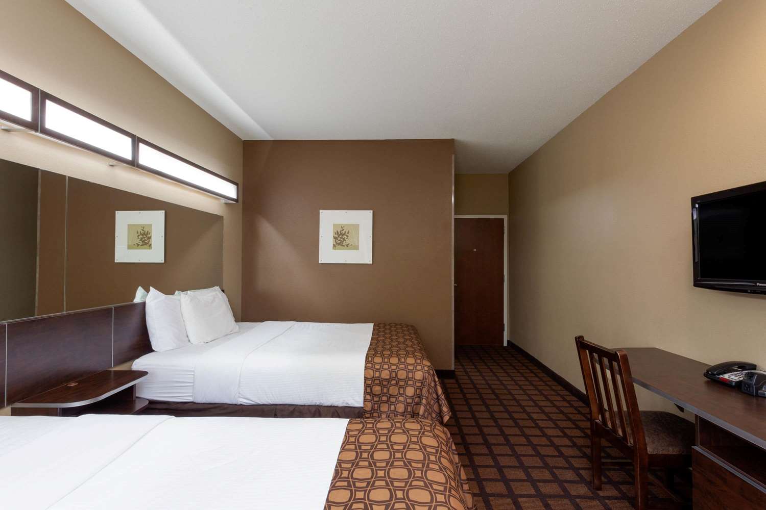 MICROTEL INN & SUITES BY WYNDHAM COLUMBIA/AT FORT JACKSON 13/34