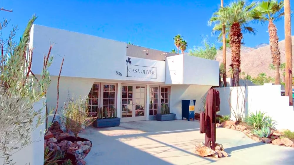 Casa Oliver Hotel & Resort - A Gay Mens Resort 31/50