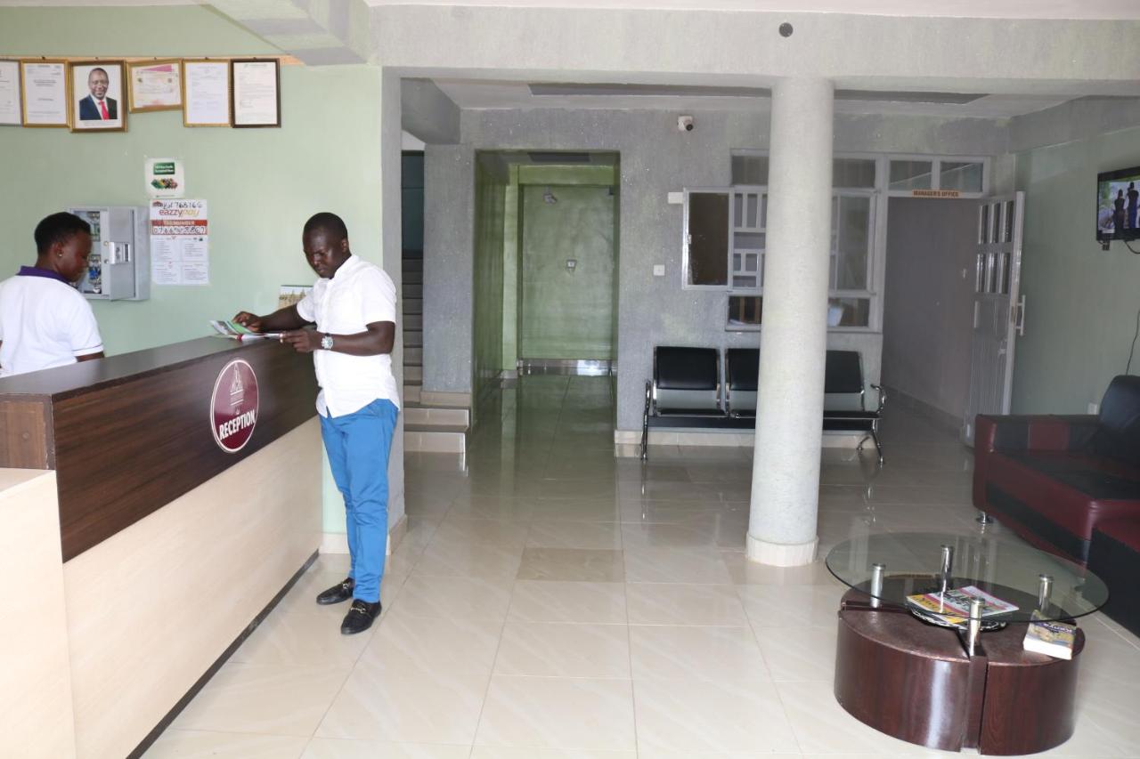 Raygreen Hotel 7/45