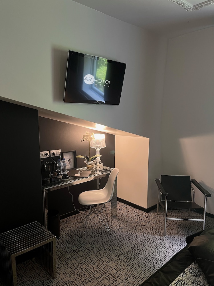 Art Hotel Rochecorbon 44/74
