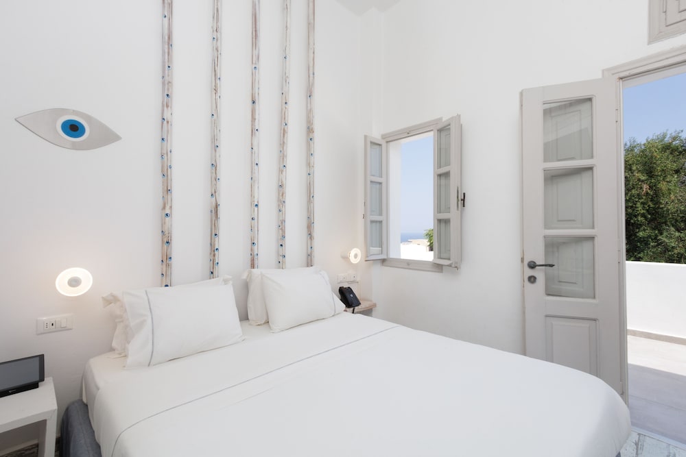The Museum Project Oia 30/69