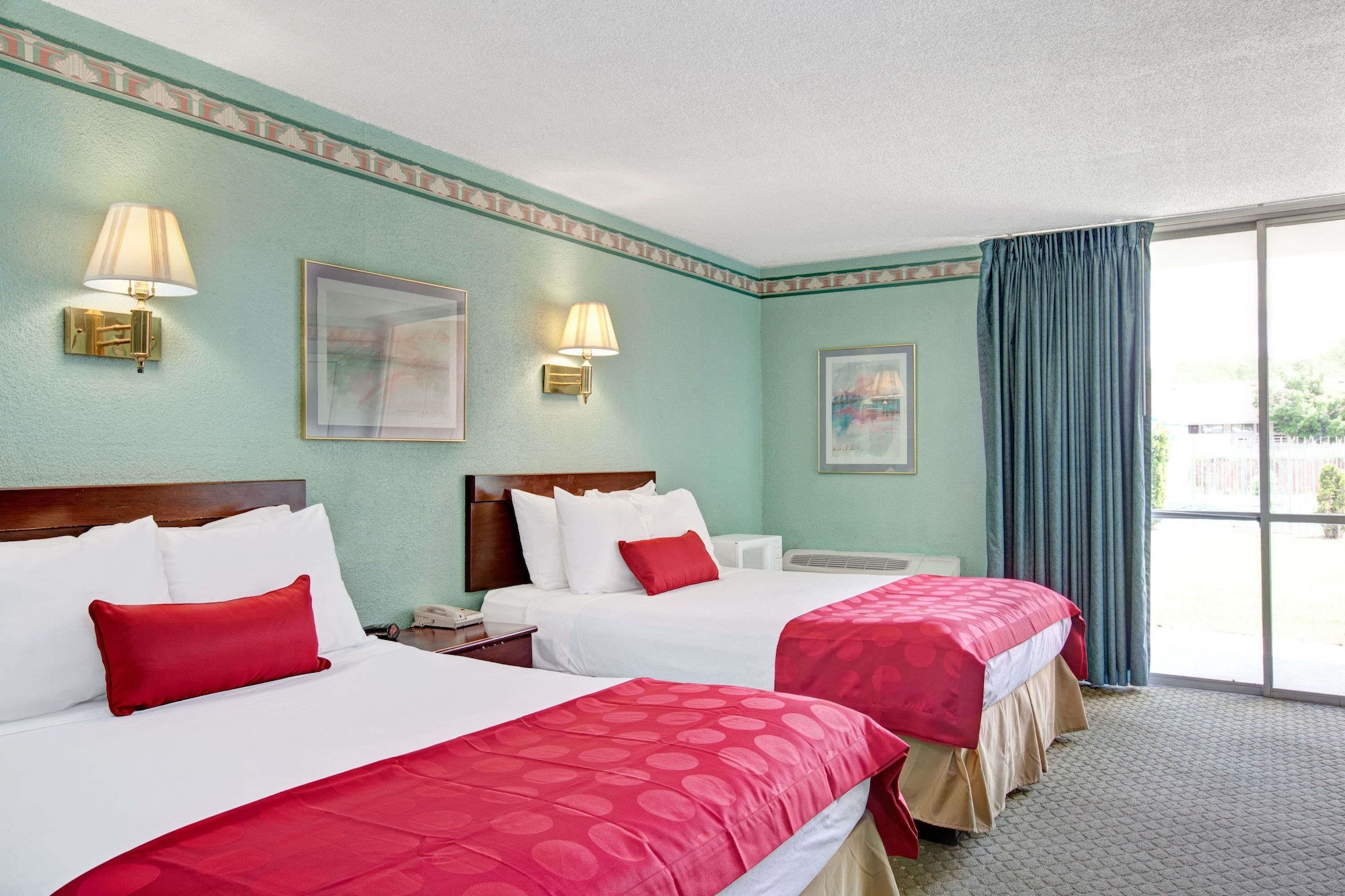 Room, 2 Queen Beds