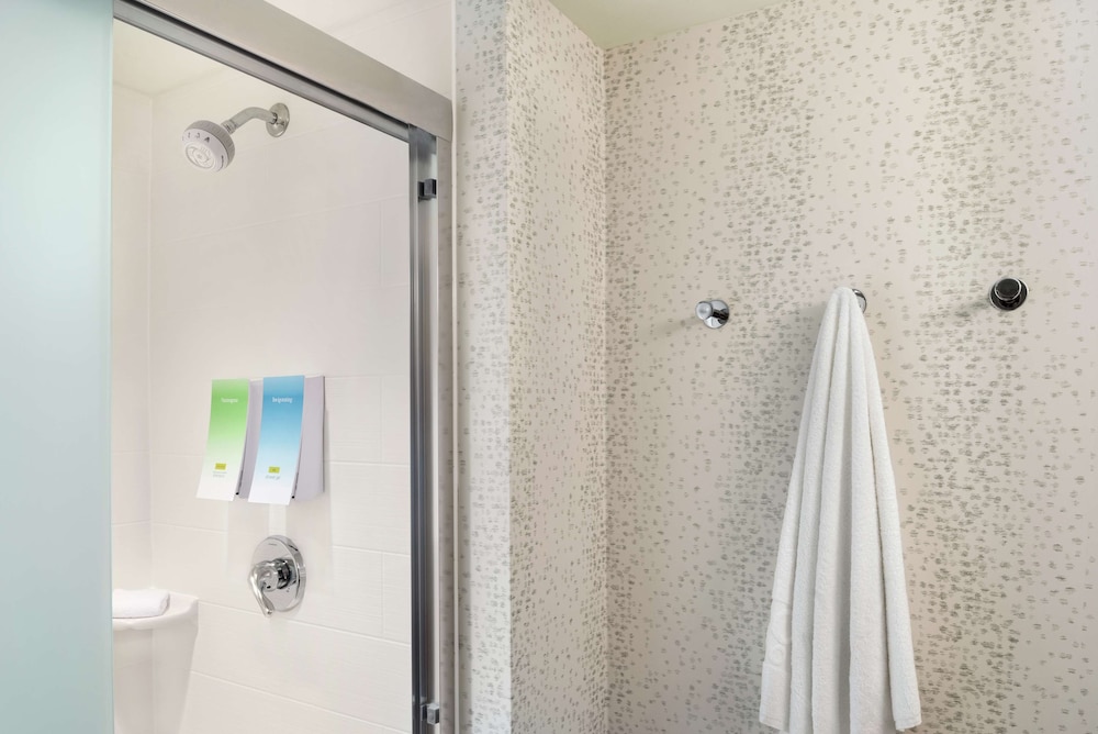Home2 Suites By Hilton Overland Park Ks 8/35