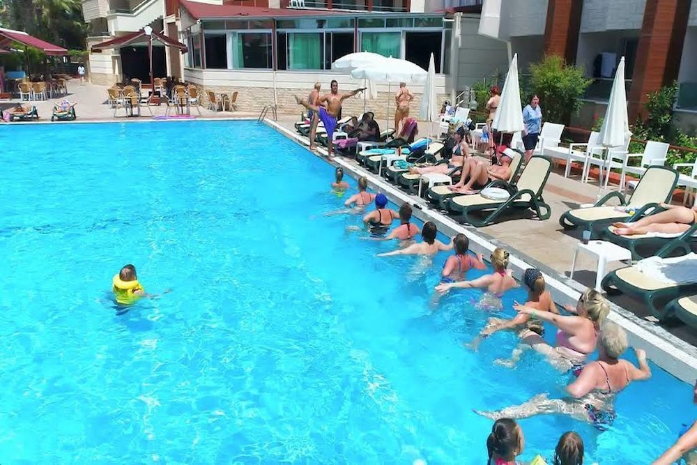 CLUB TESS HOTEL 38/47