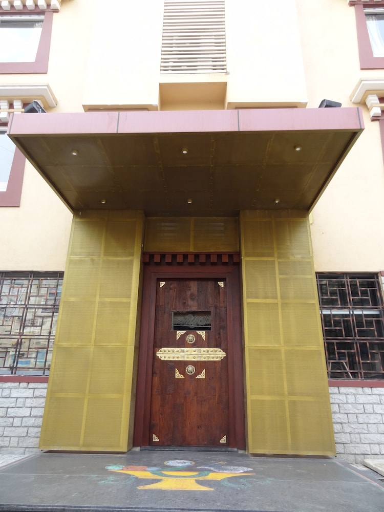 乌特兹套房酒店(UTSE SUITES) 图片1